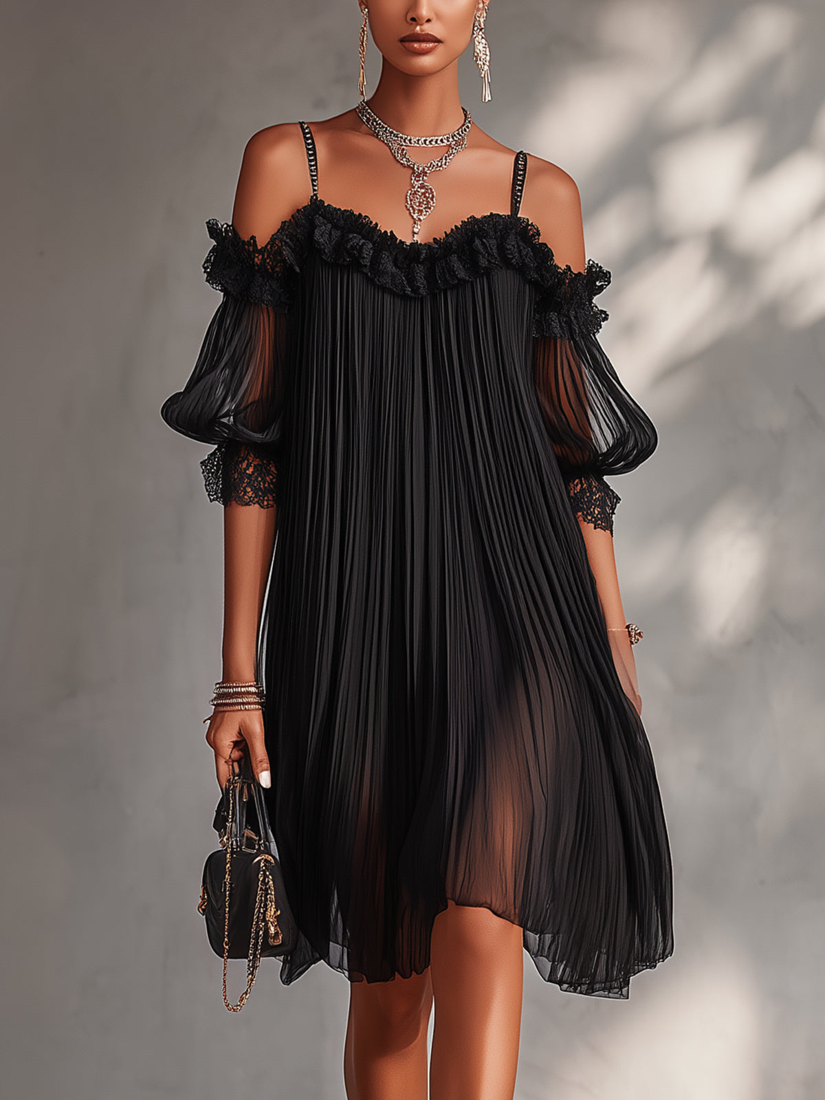 Victoria | Minivestido de encaje negro con tirantes